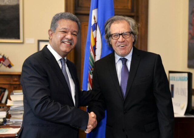 Almagro se reúne con Leonel Fernández en Santo Domingo