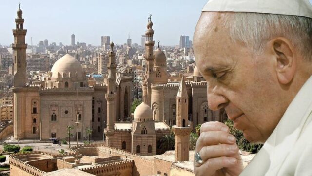EL CAIRO: 3 PAPAS Y 1 MUFTI