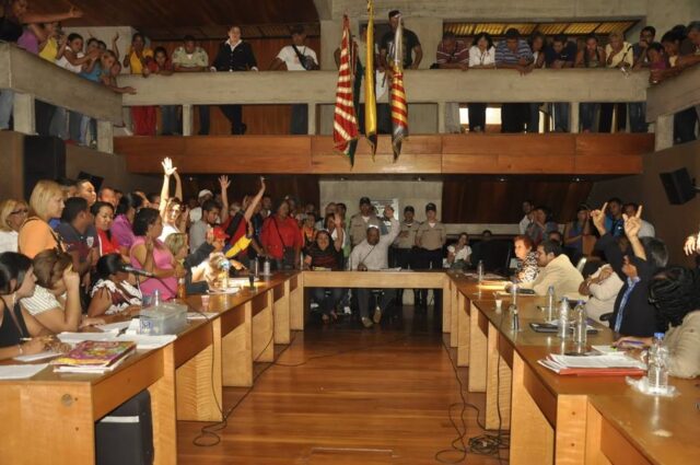 Concejales opositores y oficialistas se enfrentaron a golpes en Lara