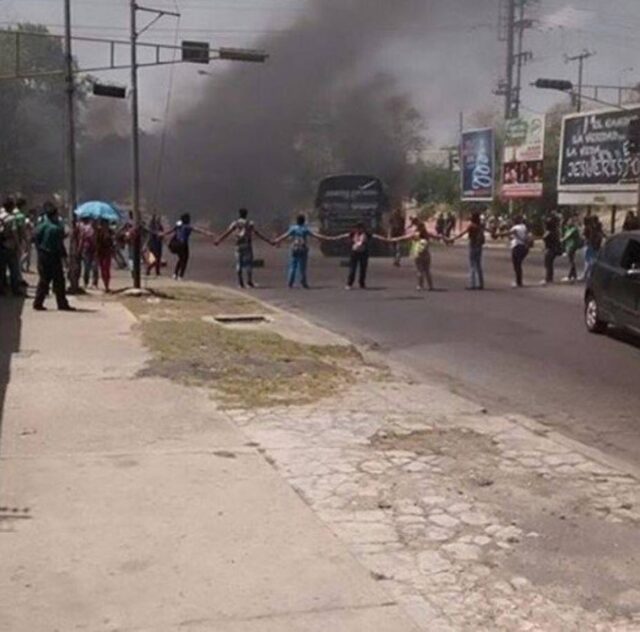 Dos estudiantes heridos de bala durante protesta en Carabobo