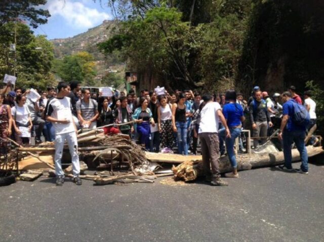 Estudiantes de la Unexpo protestan por el asesinato de Jairo Ortiz