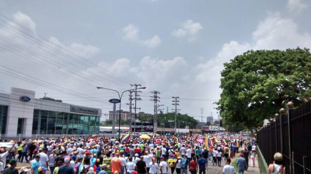 Marcha opositora llegó a la Defensoría en Carabobo