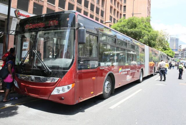 Metro de Caracas suspendió rutas de Metrobús y Buscaracas