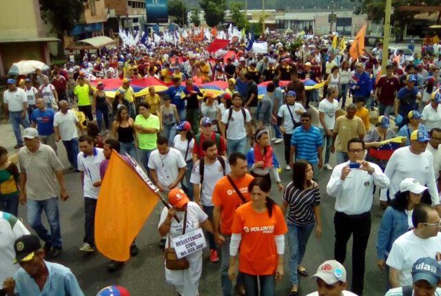 Movilización opositora en Trujillo llegó sin inconvenientes a la Defensoría