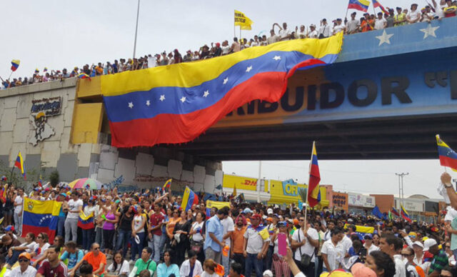 Opositores llegaron a la Defensoría en Anzoátegui, Yaracuy y Barinas
