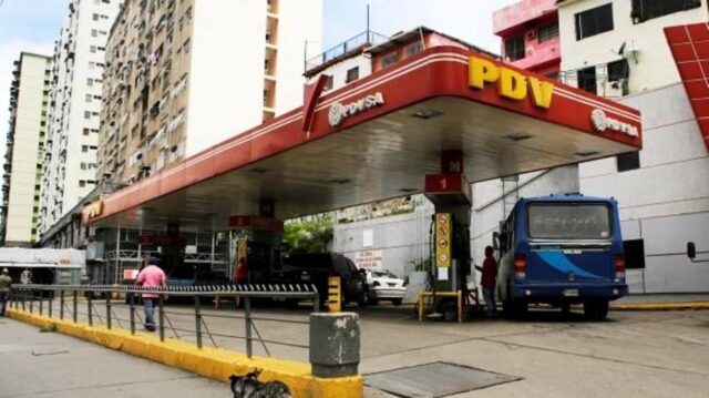 Retomarán suministro de gasolina por terminal de placas en Bolívar