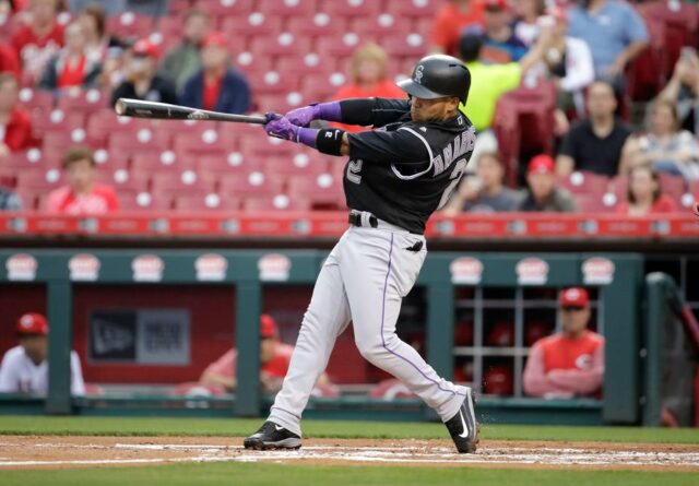 Amarista se mete en la pelea por el récord de juegos seguidos dando hit