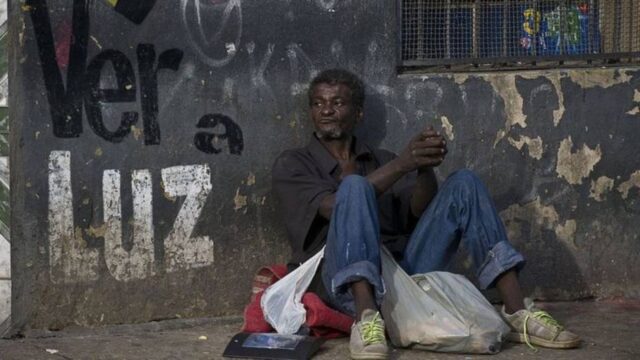 Así se vive en Cracolandia, la "tierra del crack" en Brasil