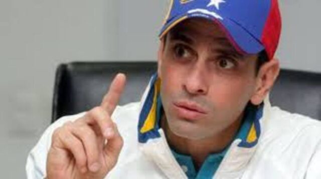 Capriles: Quien retiene los pasaportes trabajó con Diosdado Cabello