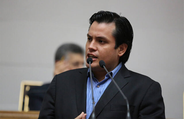 Carlos Paparoni confirmó que avión de la DEA trasladará a Alex Saab a EE UU