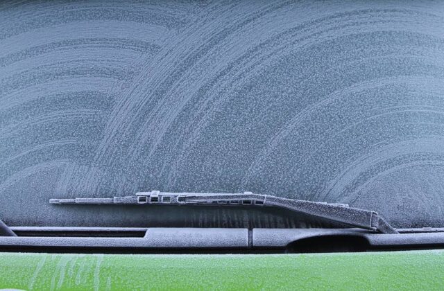 ¿Cómo cambiar las escobillas del limpiaparabrisas?