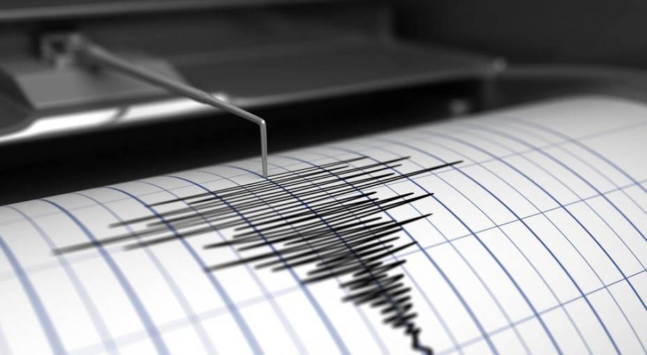 dos-muertos-400-heridos-terremoto-grados-iran_182210.jpg