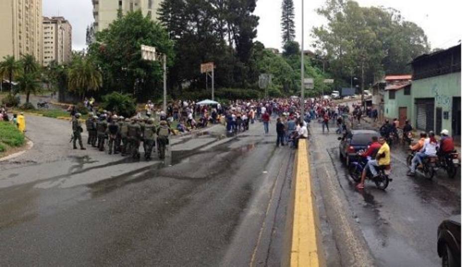 panamericana-mantiene-trancada-montana-alta-los-nuevos-teques_182294.jpg