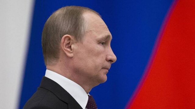 Putin pide a Maduro resolver los problemas "dentro de la legalidad"