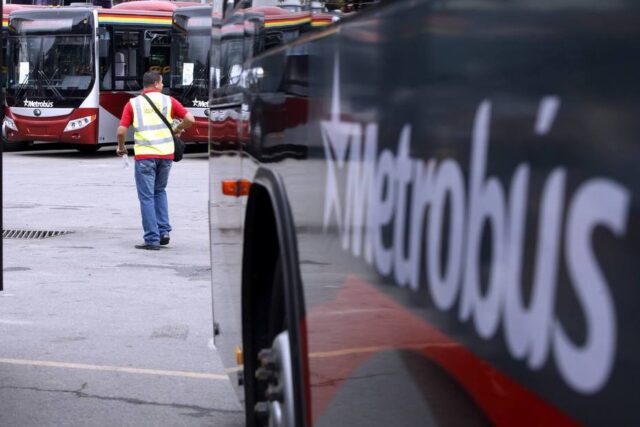 Suspenden rutas de Metrobús y Buscaracas
