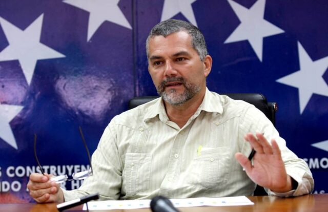 "Trabajadores del Metro no quieren cerrar, pero debemos resguardarlos"