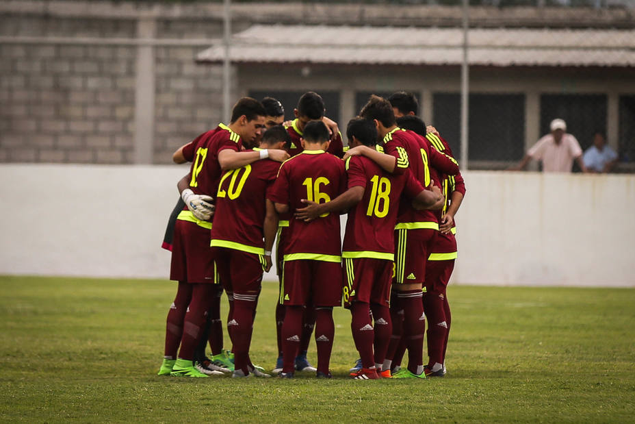 venezuela-espera-cambiar-balas-por-goles-mundial-sub_183178.jpg