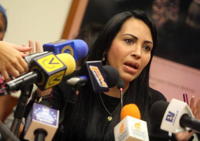 Delsa Solórzano lamentó reunificación de las FARC
