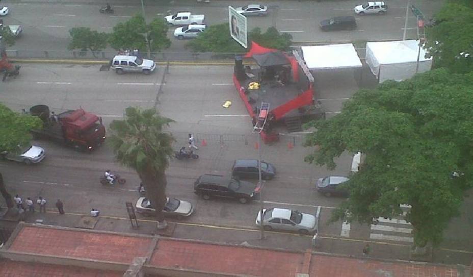 tarimas-oficialistas-congestionan-algunos-sectores-caracas_186820.jpg
