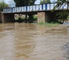 Crecida del río Neverí causó daños en tres casas