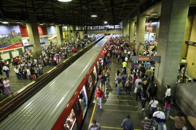 Reportan retraso en Línea 1 del Metro de Caracas