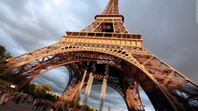 Los precios para el acceso a la Torre Eiffel se encarecen 20% antes de París-2024