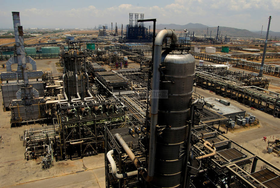 industria-quimica-petroquimica-opera-capacidad-instalada_210049.jpg