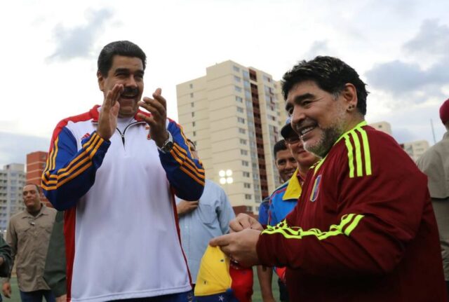 Maradona volvió a declararse un "soldado" de Maduro