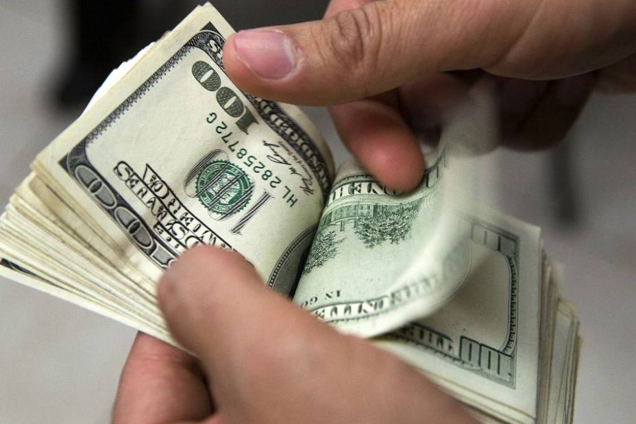 Dolares