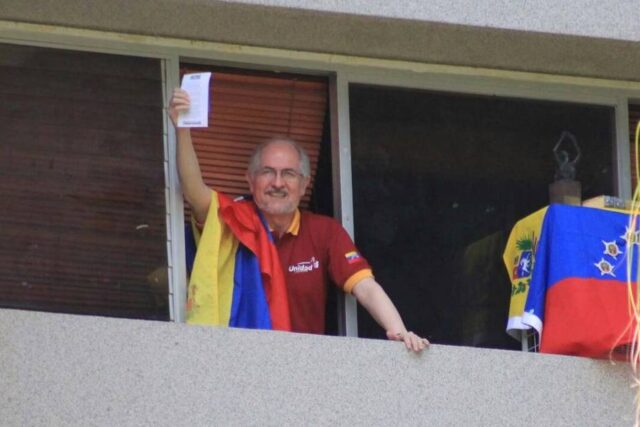 Ex presidentes celebran salida del país de Antonio Ledezma