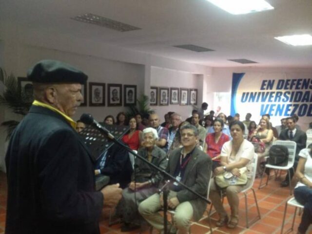 UC celebró Día del Profesor Universitario con 30% menos docentes