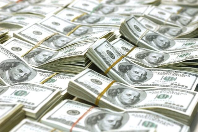 Precio récord, dólar paralelo se acerca a 160.000 bolívares