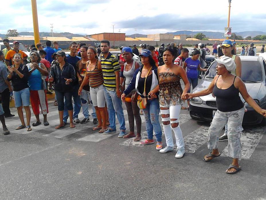 habitantes-cumana-protestaron-por-falta-comida-agua_217160.jpg