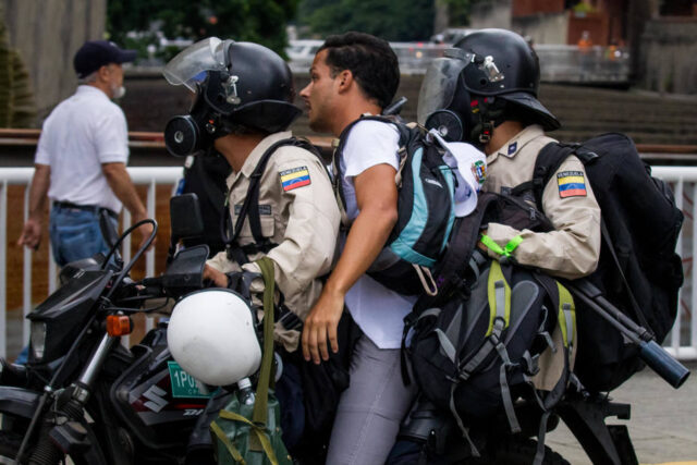 A más de 30.000 personas les han violado su integridad personal durante la gestión de Maduro