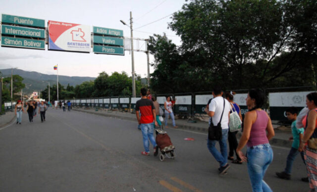 Venezolanos con nacionalidad colombiana pueden cruzar el puente internacional Simón Bolívar para vacunarse