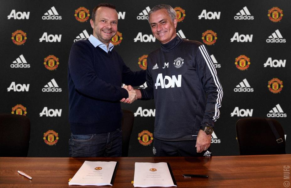 mourinho-amplio-vinculo-con-manchester-united_220337.jpg