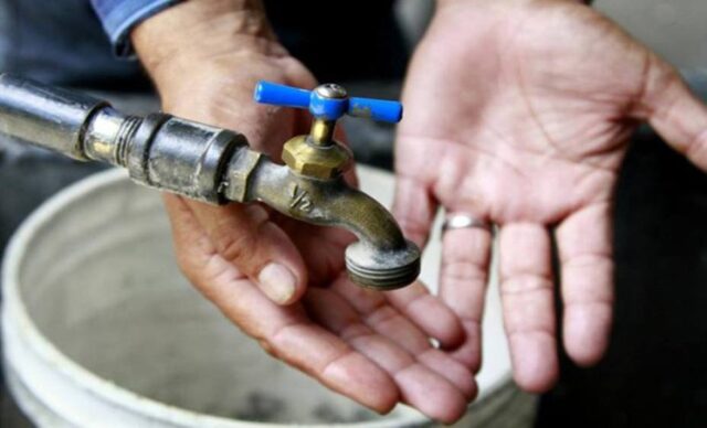 Vecinos de La Pastora cerraron accesos a la Cota Mil por falta de agua
