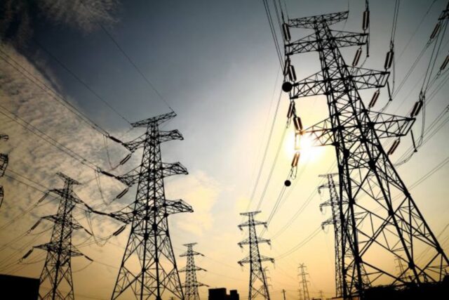 Sistema eléctrico nacional requiere de una inversión inicial de al menos 10.000 millones de dólares