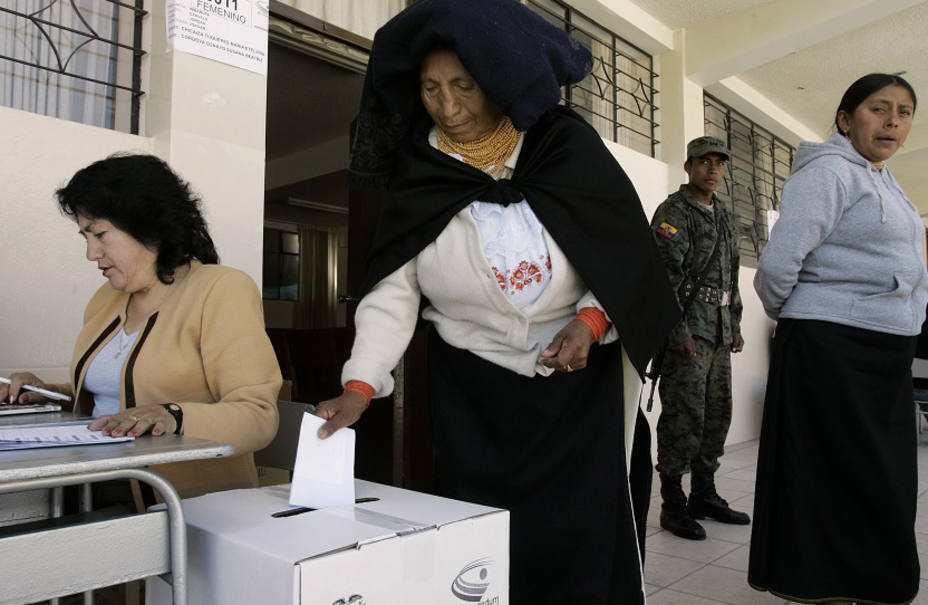 ecuatorianos-rechazan-reeleccion-indefinida_221853.jpg