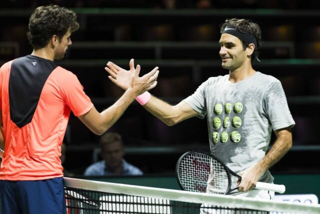 Federer está a dos triunfos de recuperar el número 1