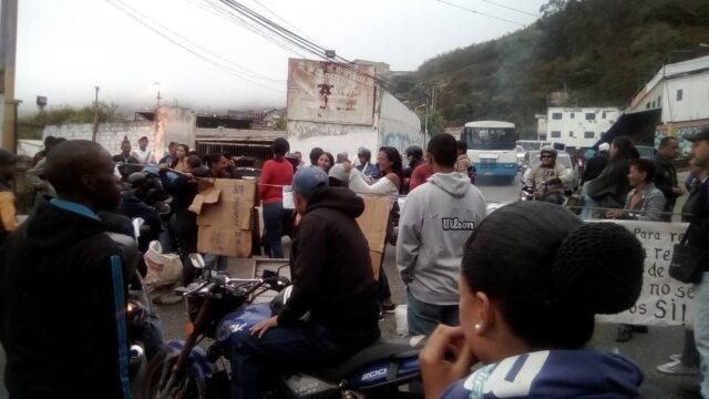 Protestaron en El Junquito por falta de agua