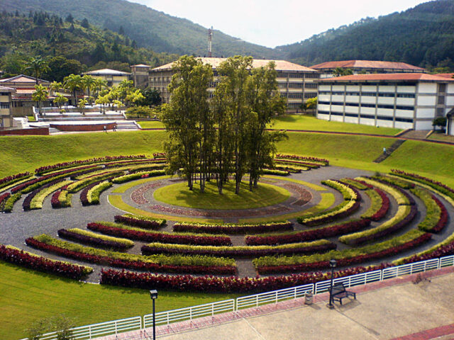Universidad Simón Bolívar sin dinero para pagar a trabajadores