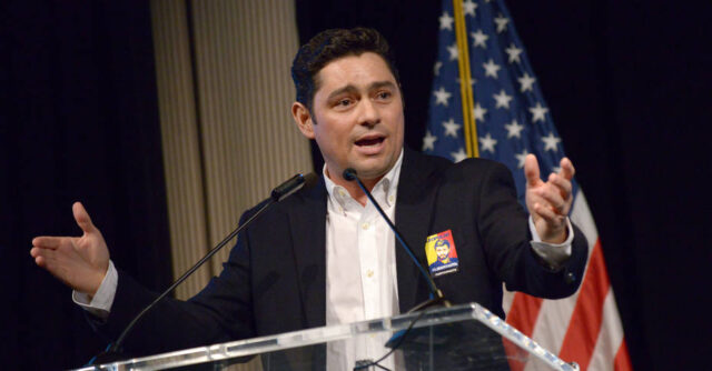 Vecchio rechazó comunicado del CNE sobre registro electoral en el exterior