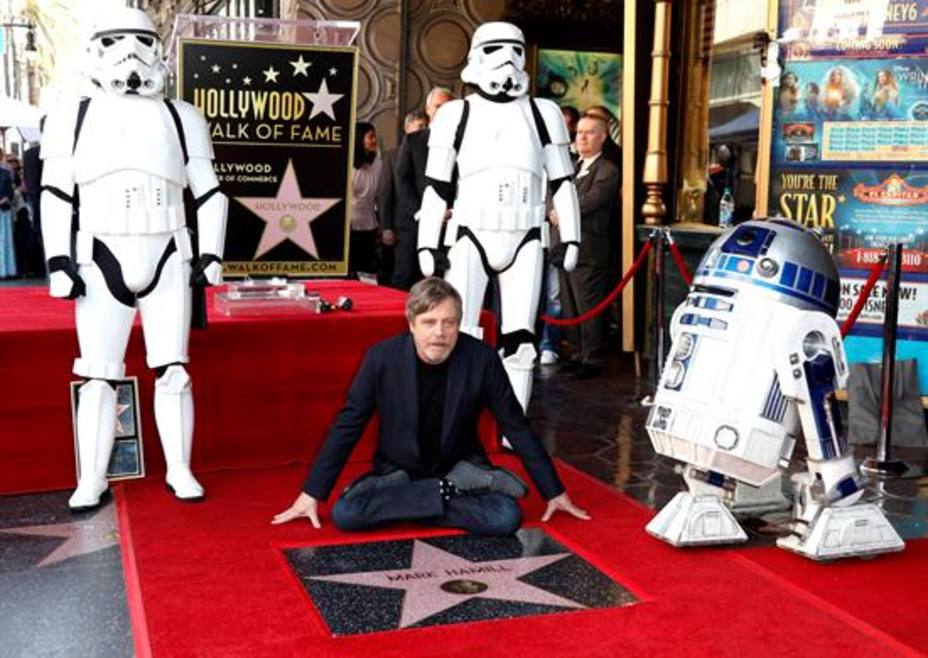 mark-hamill-conquista-paseo-fama-hollywood_226125.jpg