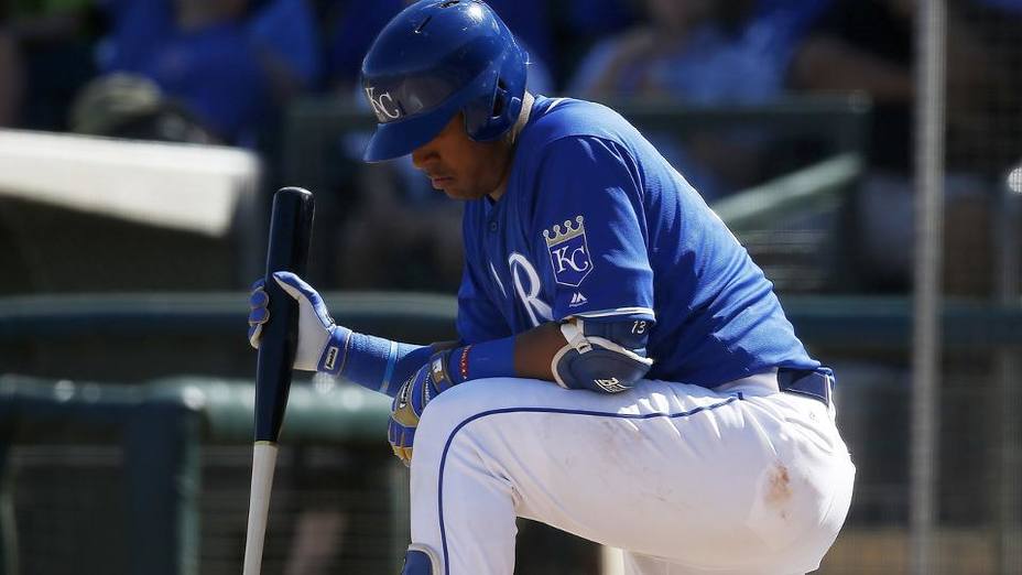 salvador-perez-estara-cuatro-seis-semanas-fuera-del-diamante_228812.jpg