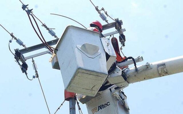 Sectores de Caracas continúan sin servicio eléctrico