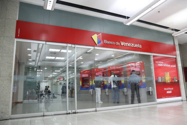 El gobierno atribuye la caída de la plataforma del Banco de Venezuela a un "ataque terrorista"