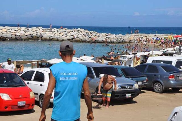 Playas del estado Vargas continúan cerradas por mar de fondo
