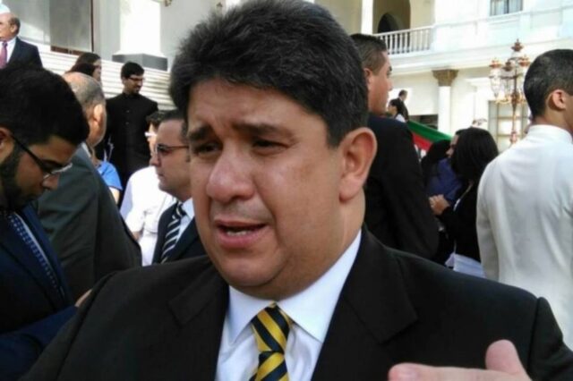 Diputado pidió al gobierno que no opine sobre los asuntos de Colombia