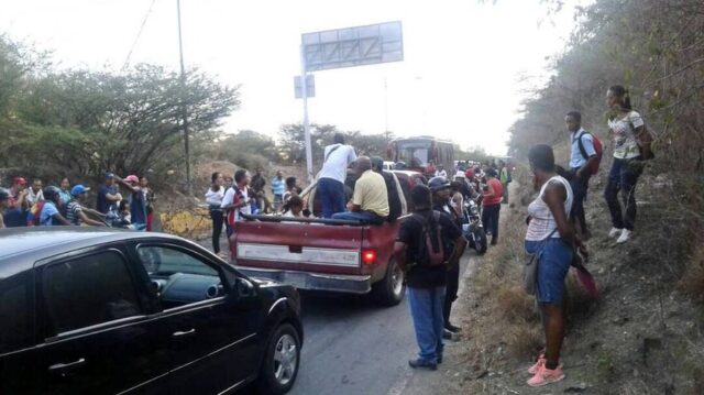 Vecinos de Vargas protestan porque tienen ocho meses sin agua